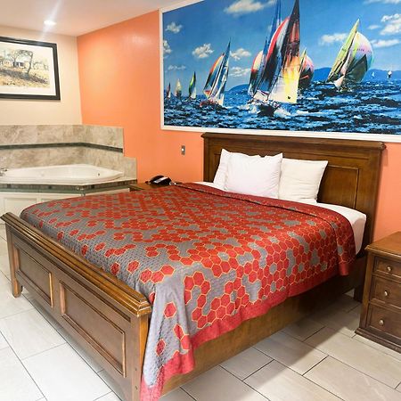 Pecan Valley Inn & Suites サンアントニオ エクステリア 写真