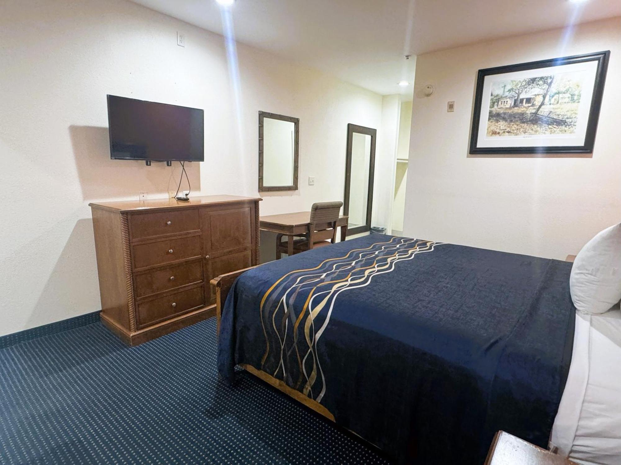 Pecan Valley Inn & Suites サンアントニオ エクステリア 写真