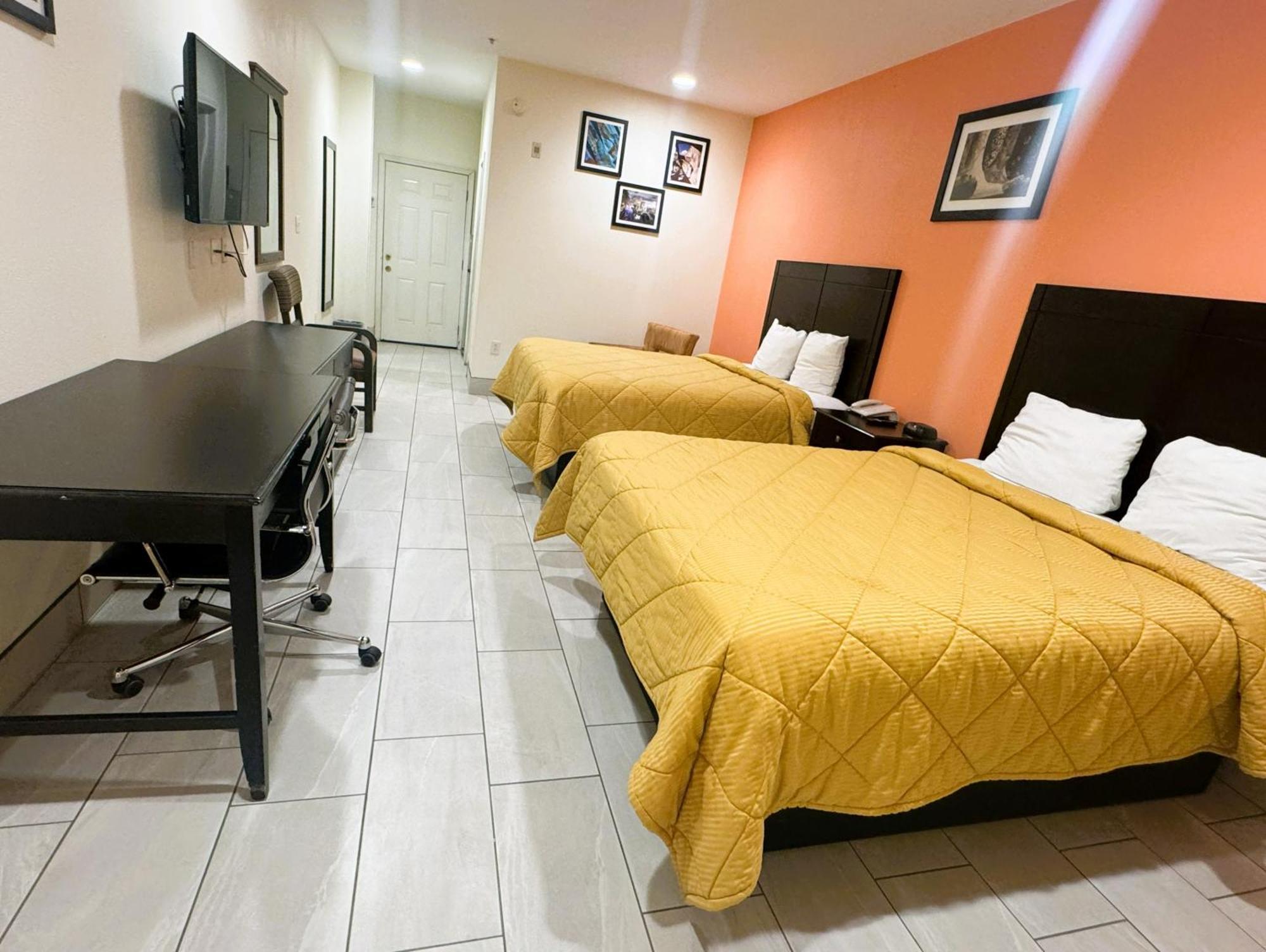 Pecan Valley Inn & Suites サンアントニオ エクステリア 写真